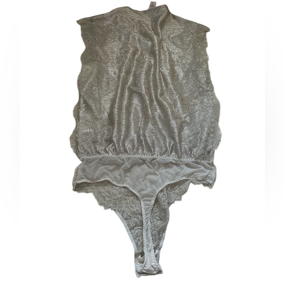 Victoria’s Secret chantilly lace metallic crossed over front Jumpsuit Sz M - Picture 4 of 7